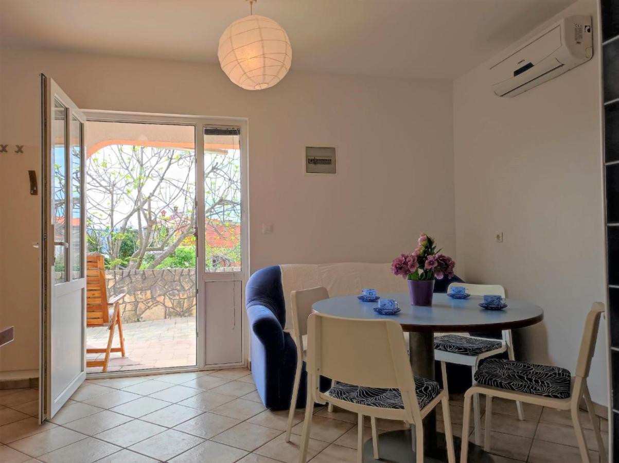 Rose Apartment *